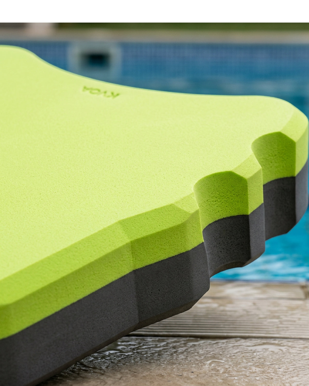 Kvoa Rectangular Swim Training Board 44 x 30 cm Lime Eight Side Recesses - Detail view