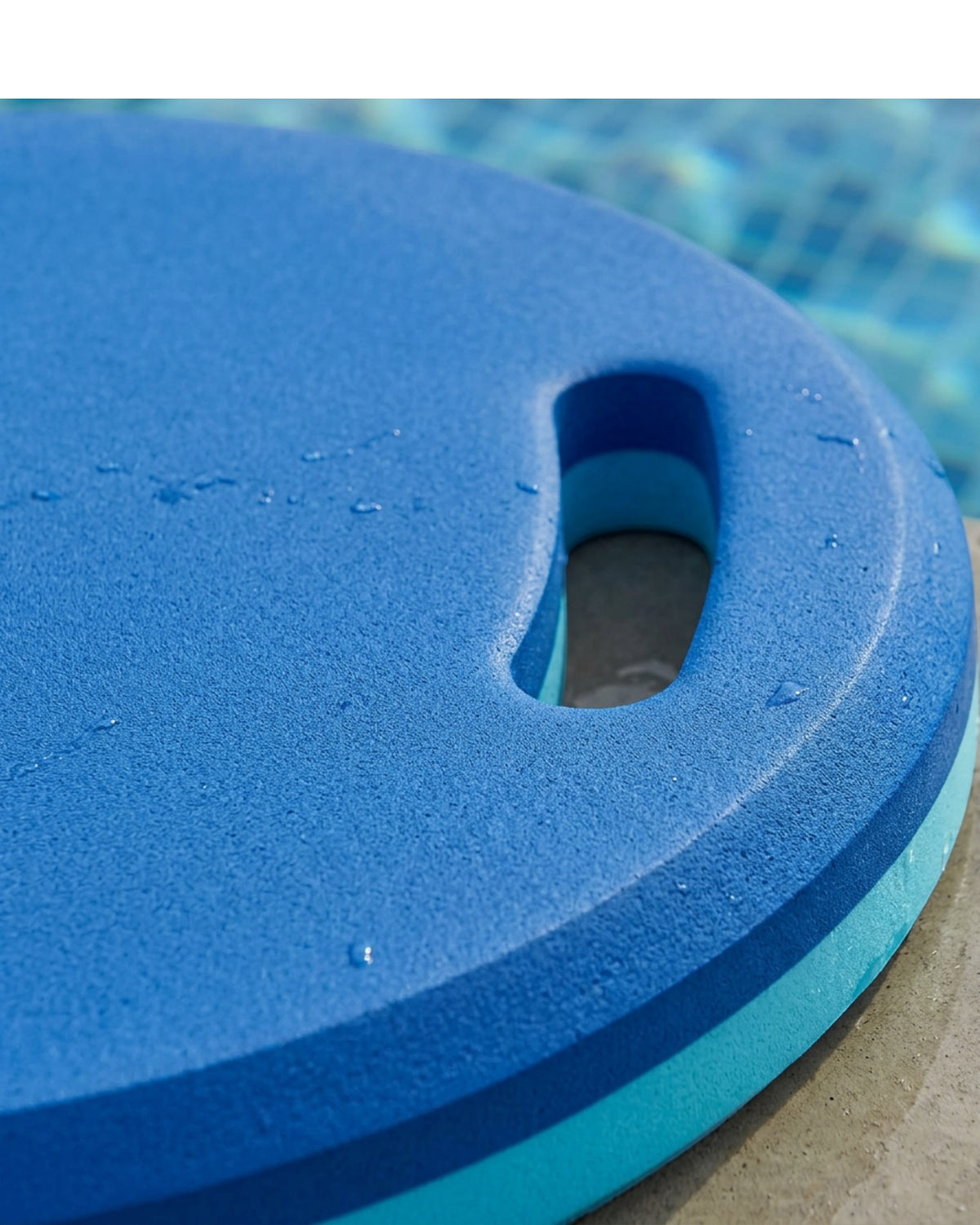 Kvoa Circular Swim Training Disc 38 cm Cobalt Six Grip Slots - Detail view